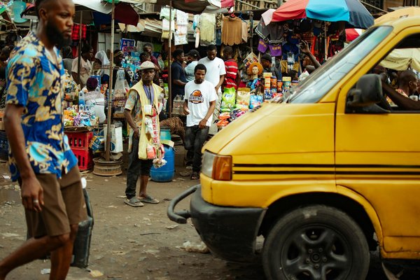 Comprendre la culture populaire à travers les séries TV